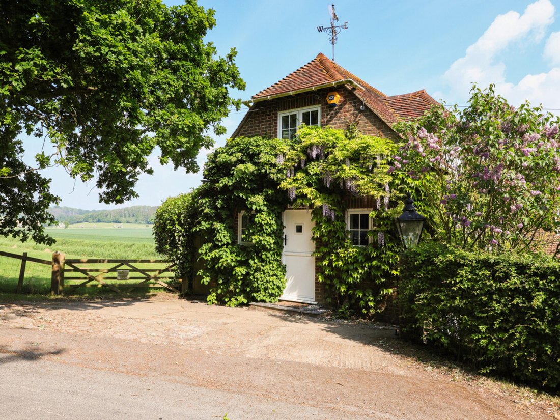 House in Stone, Wye, England 3 - 18010381