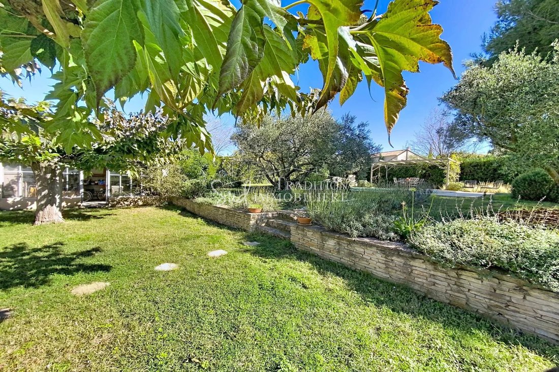 Villa in Saint-Rémy-de-Provence, Provence-Alpes-Côte d'Azur, France 1 - 17842087