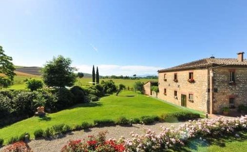 Country House in Monteroni d'Arbia, Tuscany, Italy 1