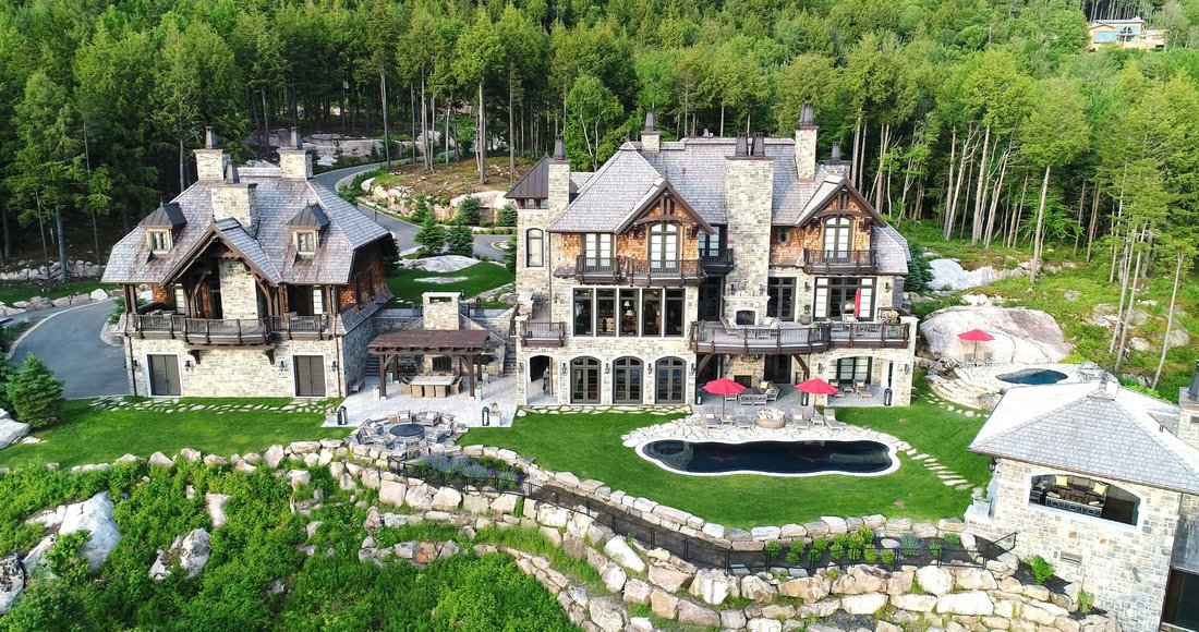 House in Mont-Tremblant, Quebec, Canada 1 - 16827025