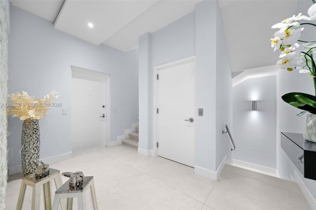Condo in Miami, Florida, United States 2 - 18005214