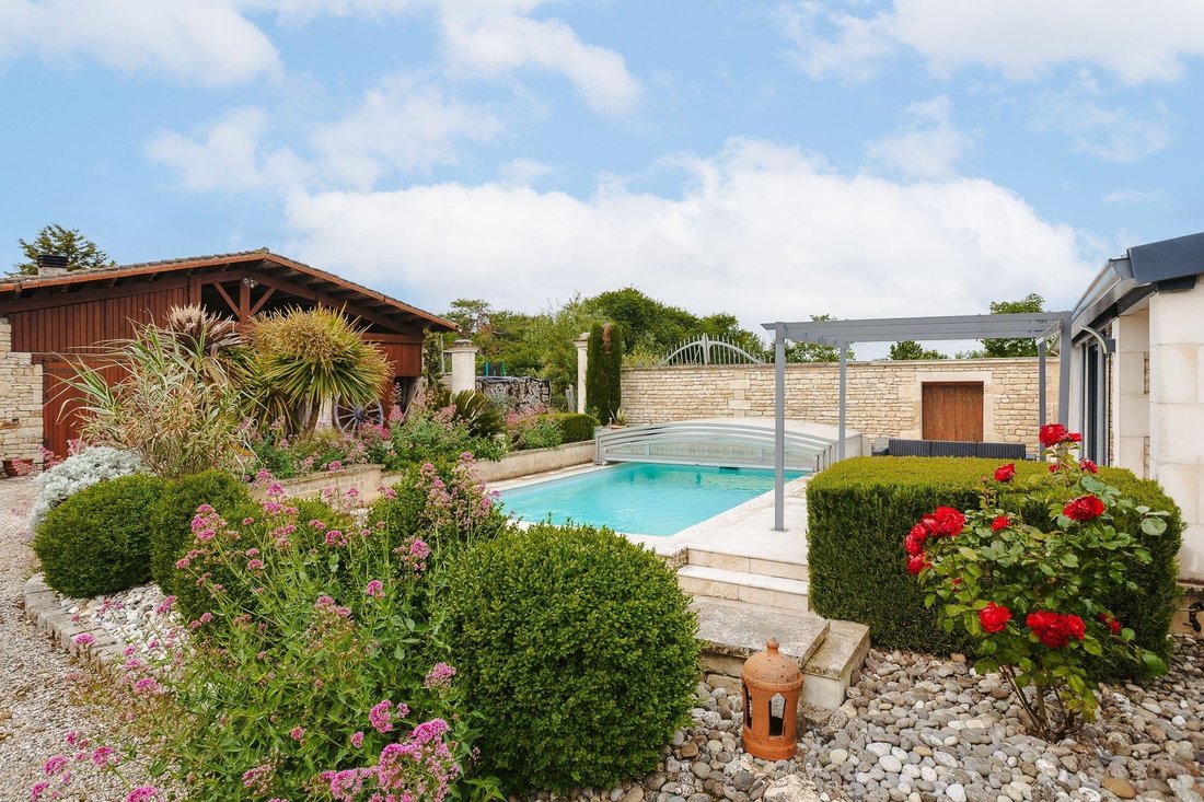 House in Montroy, Nouvelle-Aquitaine, France 5 - 18009375