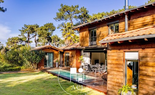 House in Aiguillon, Arcachon, France 1