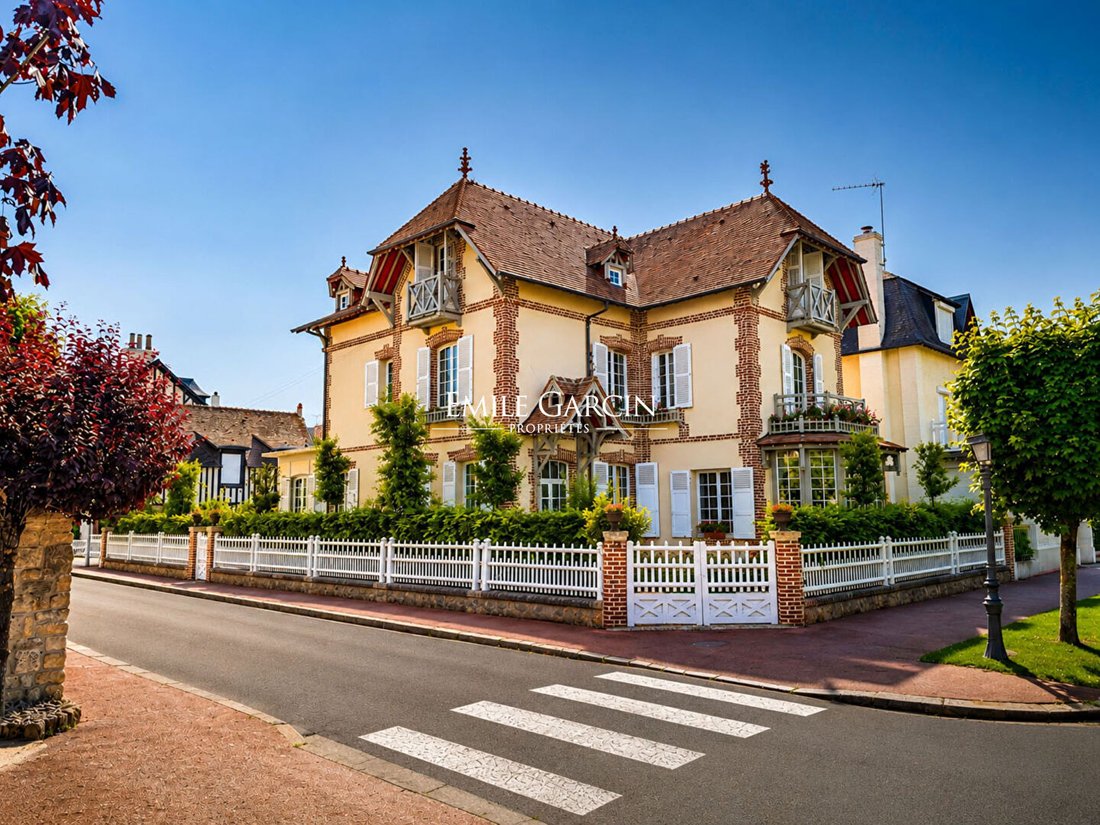 Villa in Deauville, Normandy, France 1 - 17993707