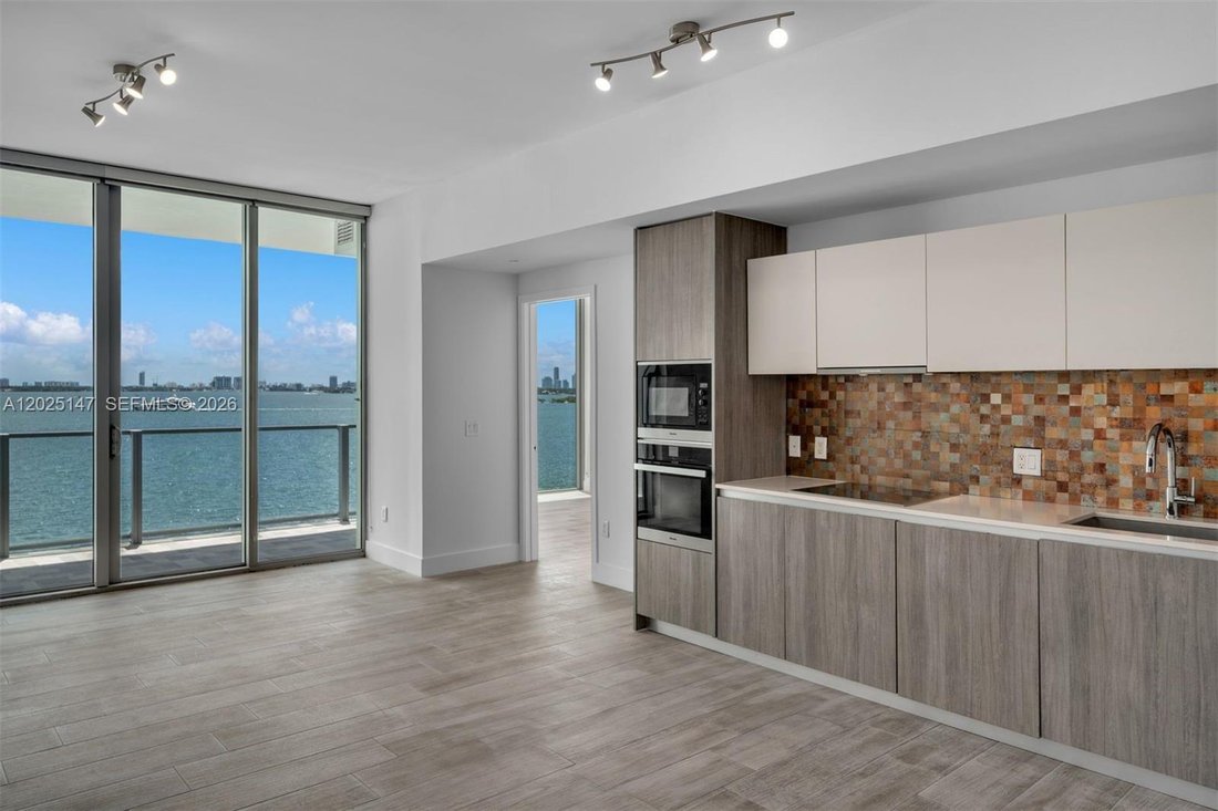 Condo in Miami, Florida, United States 5 - 18007996