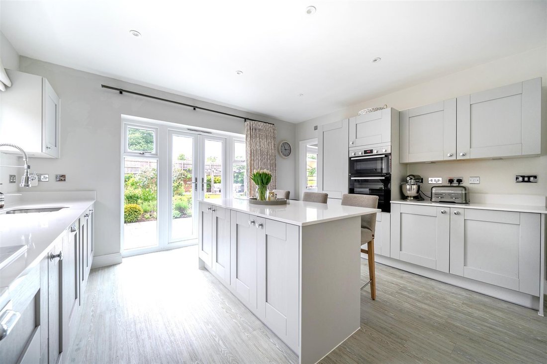 House in Hindhead, Grayshott, England 2 - 18007798
