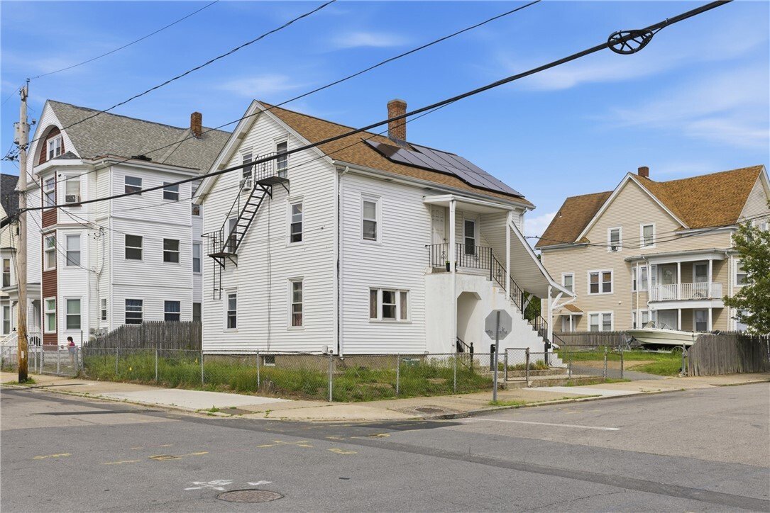 Pawtucket, Rhode Island, United States 3 - 18007519
