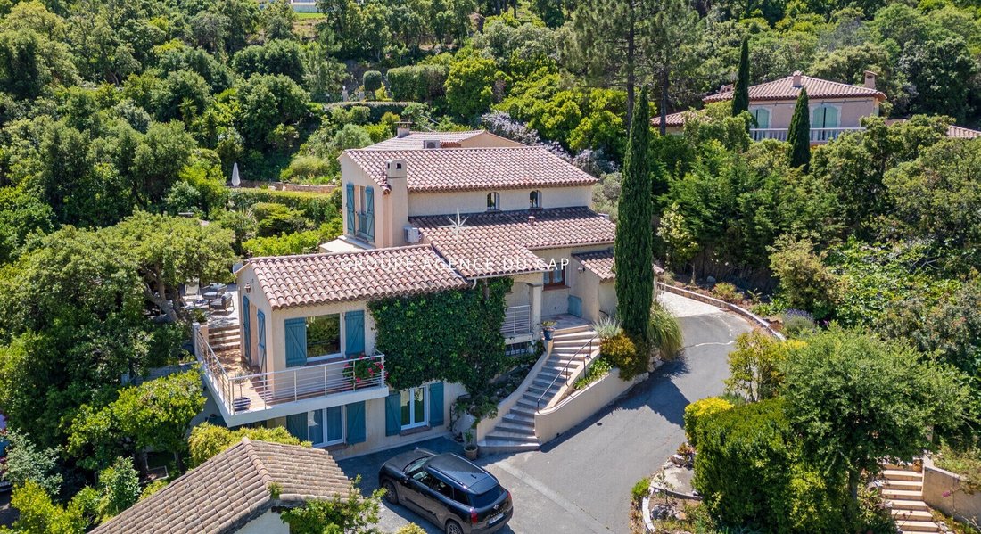 Villa in Les Issambres, Roquebrune-sur-Argens, France 5 - 18011440