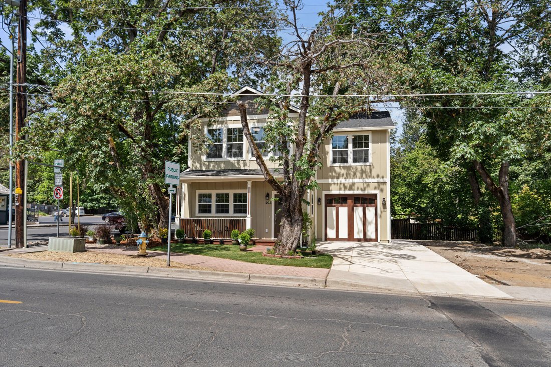 House in Applegate, Oregon, United States 2 - 17999136
