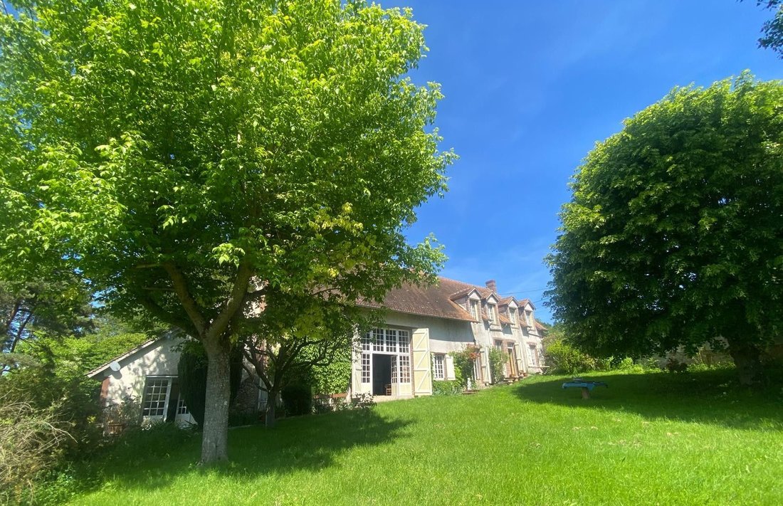 Estate in Maintenon, Centre-Val de Loire, France 3 - 18009487