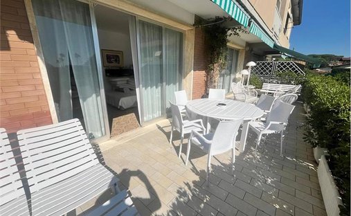 Apartment in Center, Forte dei Marmi, Tuscany 1