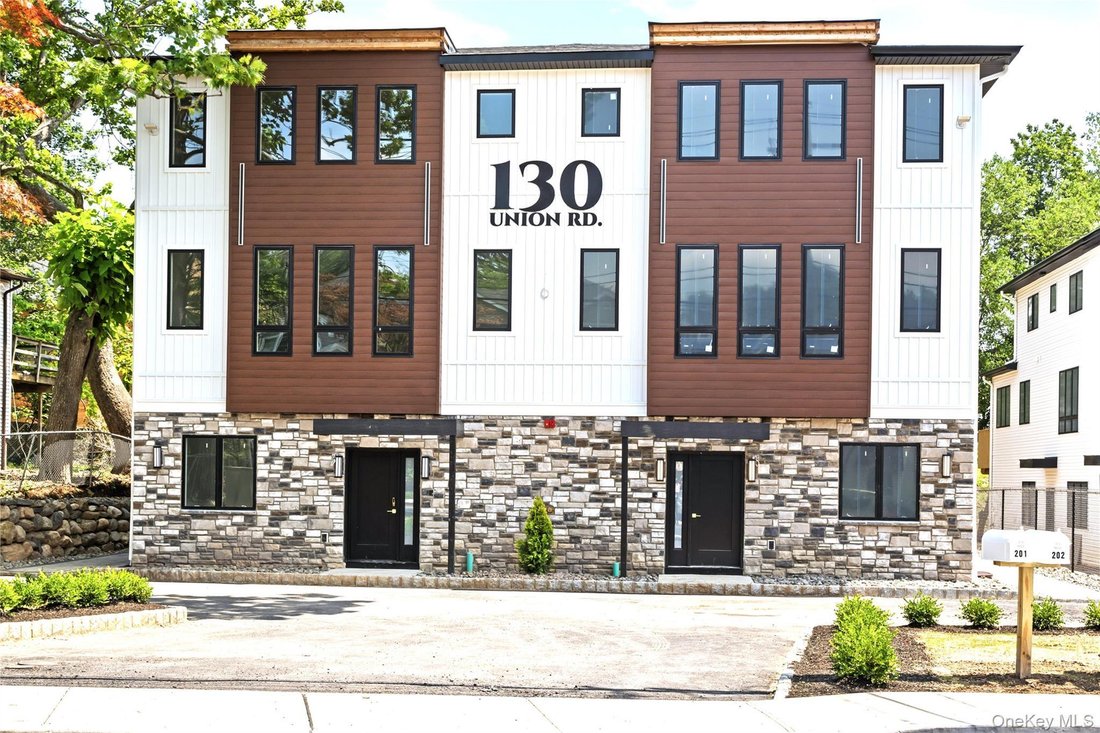 Condo in Spring Valley, New York, United States 2 - 18013295