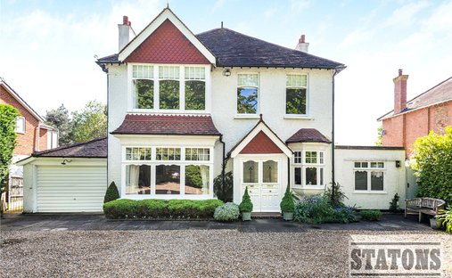 Haus in Arkley, London Borough of Barnet, England 1