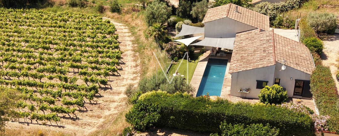 Villa in Le Plan-de-la-Tour, Provence-Alpes-Côte d'Azur, France 1 - 16247808