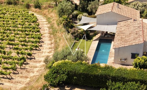 Villa in Le Plan-de-la-Tour, Provence-Alpes-Côte d'Azur, France 1