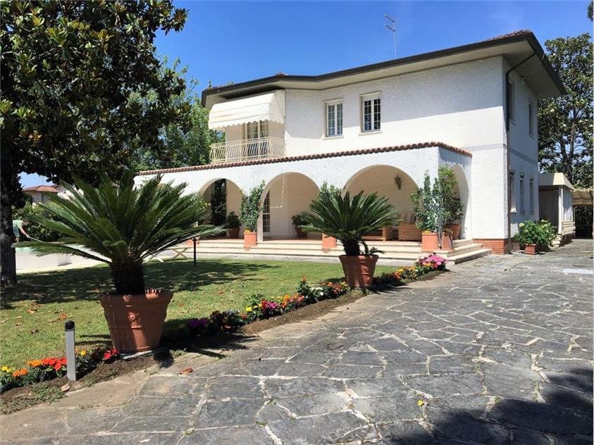Villa in Center, Forte dei Marmi, Tuscany 2 - 18012831