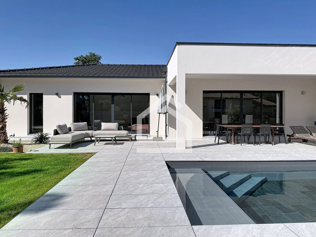 House in Saint-Aubin-de-Medoc, Nouvelle-Aquitaine, France 2 - 17834075