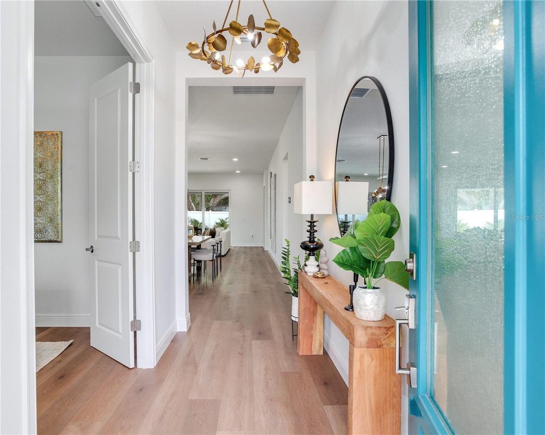 House in St. Petersburg, Florida, United States 2 - 18013203