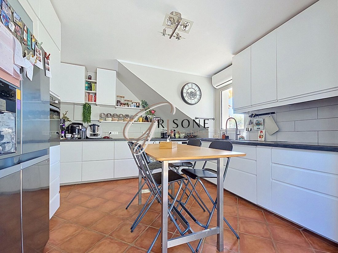 Villa in Bandol, Provence-Alpes-Côte d'Azur, France 5 - 18013638