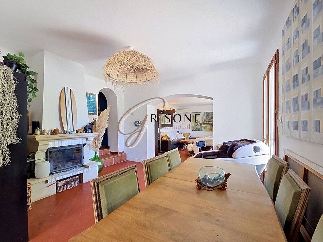 Villa in Bandol, Provence-Alpes-Côte d'Azur, France 3 - 18013638