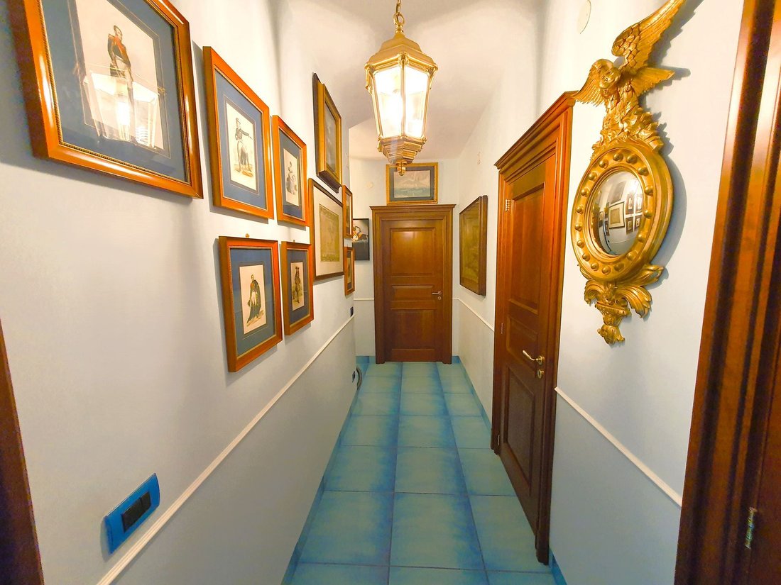 Apartment in Naples, Campania, Italy 3 - 18012838