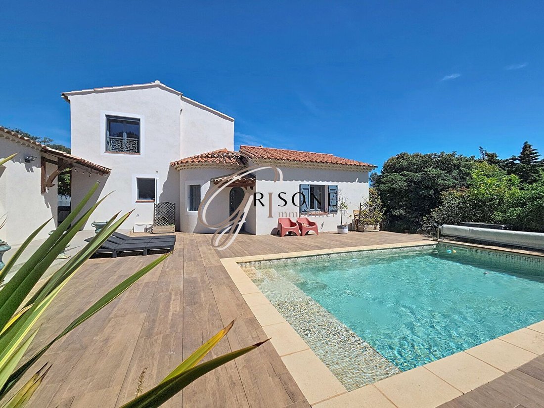 Villa in Bandol, Provence-Alpes-Côte d'Azur, France 1 - 18013638