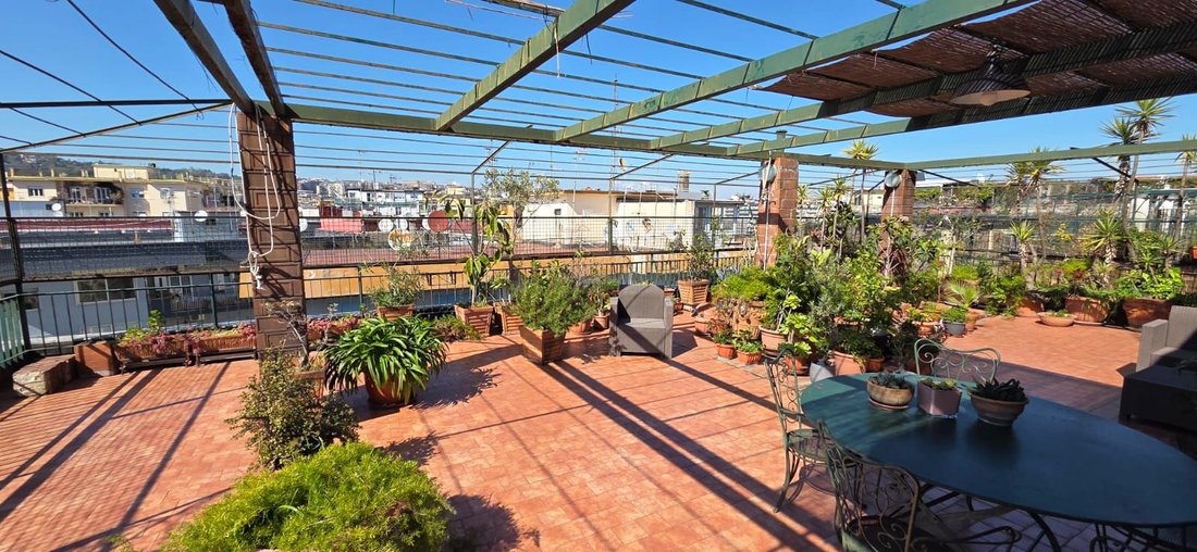 Apartment in Vomero, Naples, Campania 2 - 18012748