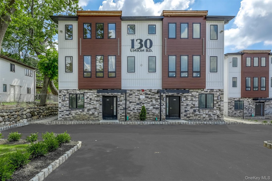 Condo in Spring Valley, New York, United States 3 - 18013295