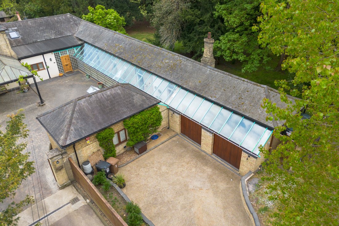 House in Gilston Park, England 2 - 18013029