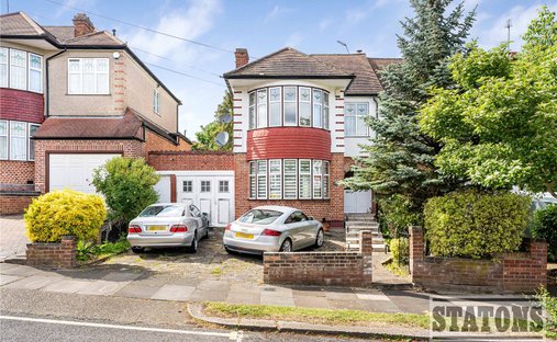 House in Oakwood, Enfield, England 1