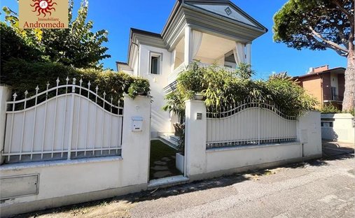 Villa in Center, Forte dei Marmi, Tuscany 1