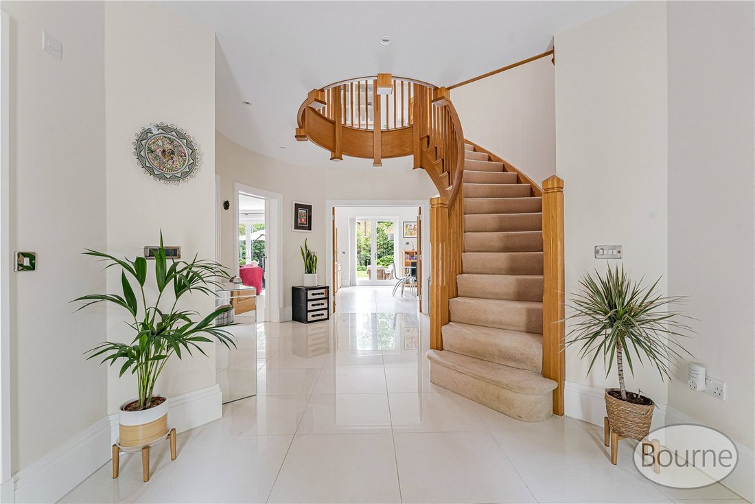 House in Fairmile, Elmbridge, England 2 - 17648084