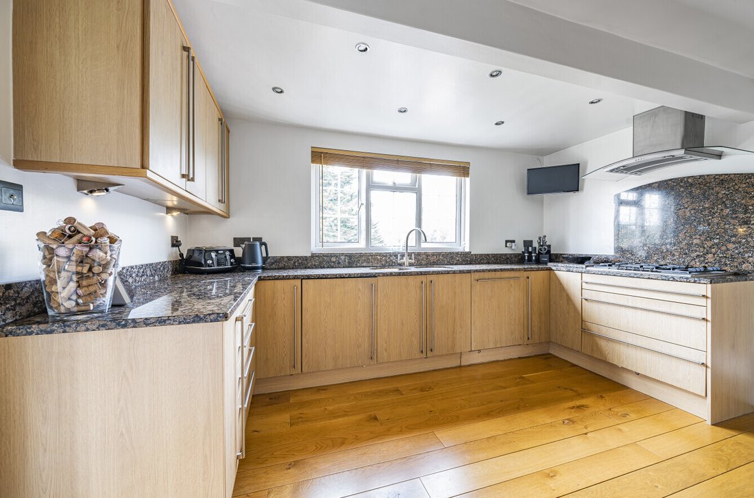 Apartment in Lower Bourne, England 3 - 18012718