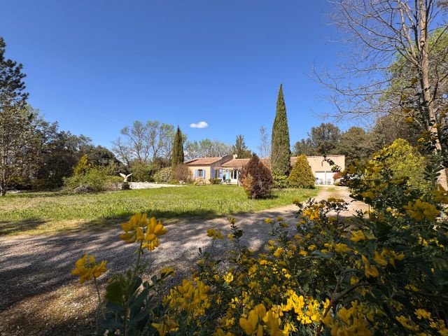 House in Jouques, Provence-Alpes-Côte d'Azur, France 1 - 18013513