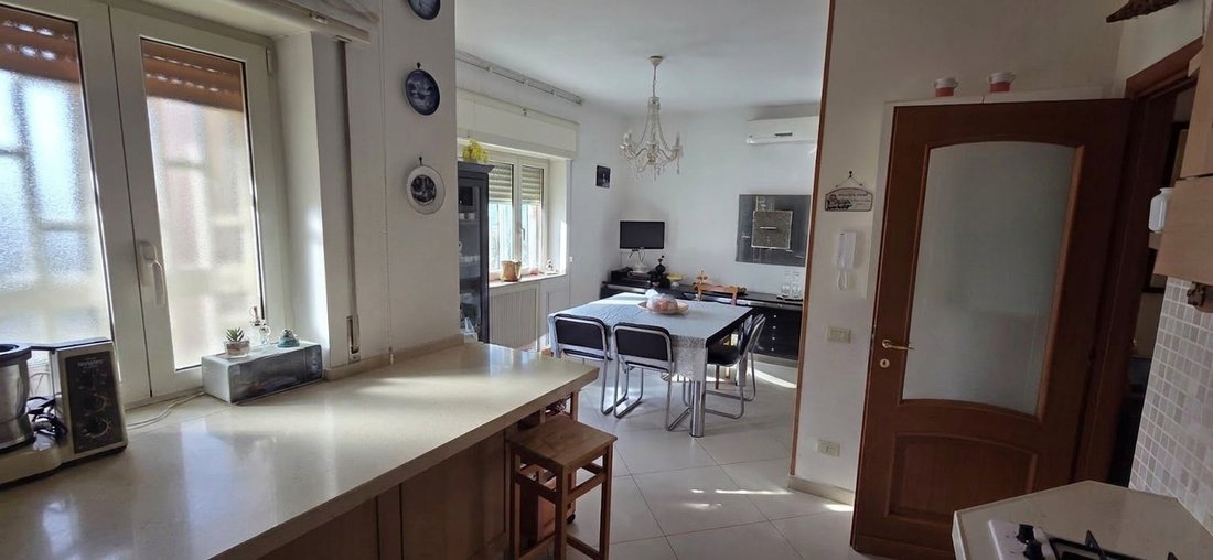 Apartment in Vomero, Naples, Campania 2 - 16970353