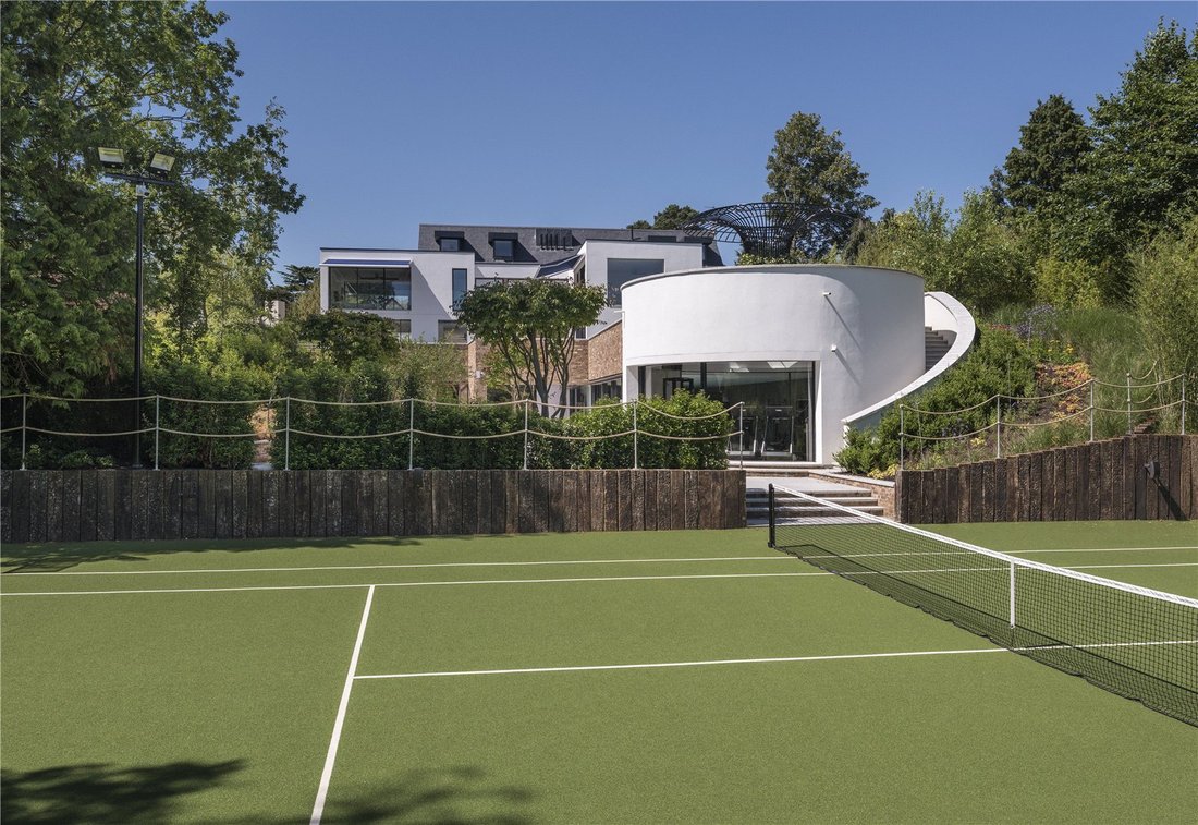 House in Radlett, Hertsmere, England 5 - 18012825