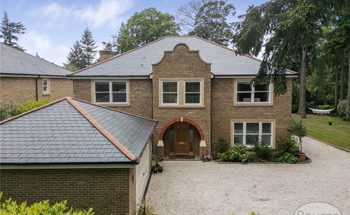 House in Fairmile, Elmbridge, England 1