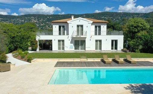House in Ouest, Peymeinade, France 1