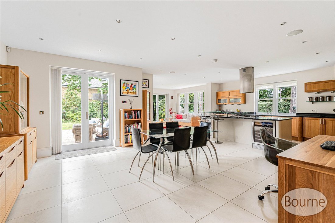 House in Fairmile, Elmbridge, England 3 - 17648084