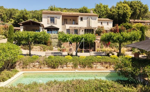 Villa in Le Plan-de-la-Tour, Provence-Alpes-Côte d'Azur, France 1