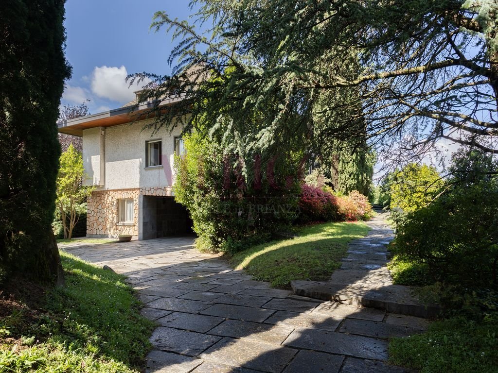 Villa in Oggiono, Lombardy, Italy 3 - 18012730