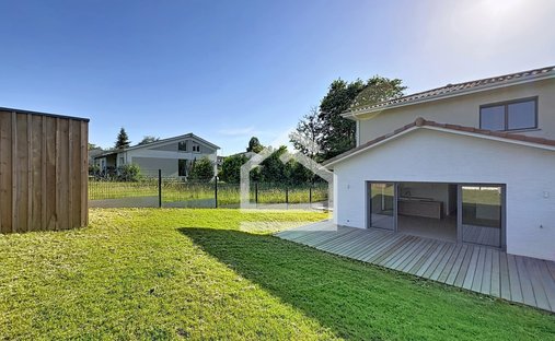 House in Sud, Artigues-pres-Bordeaux, France 1