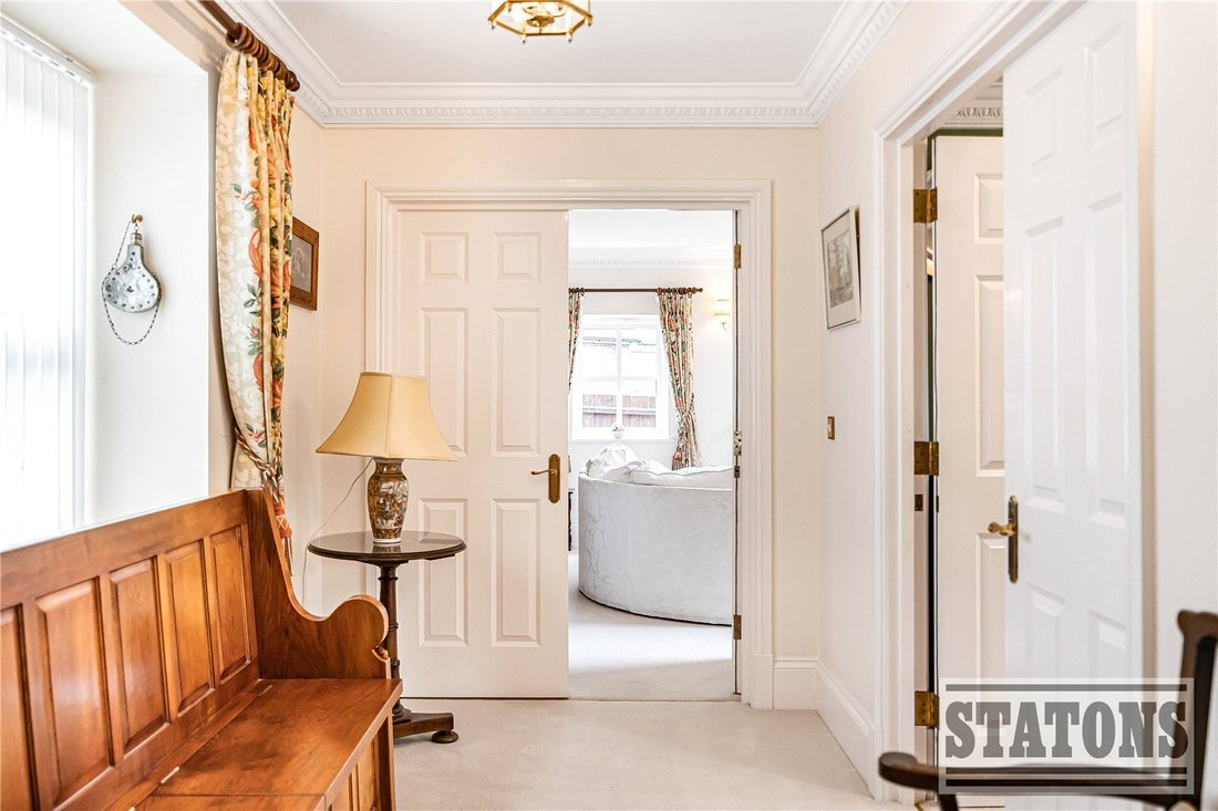 Apartment in Cockfosters, Enfield, England 4 - 18013424
