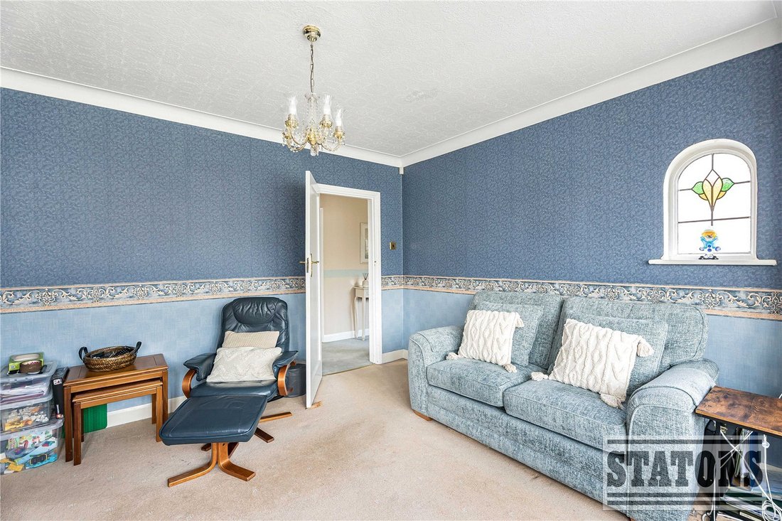 House in Oakwood, Enfield, England 4 - 18013085