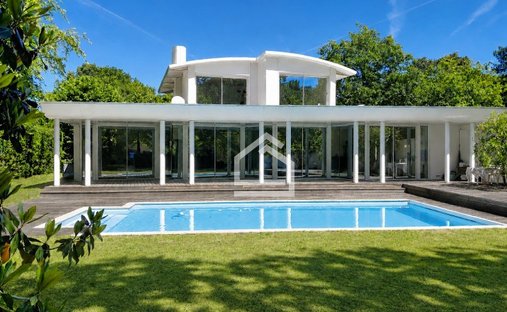 House in Loustalot, Gradignan, France 1