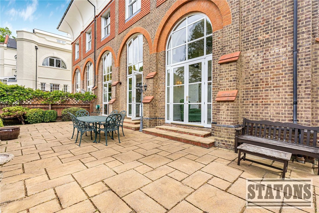 Apartment in Cockfosters, Enfield, England 2 - 18013424