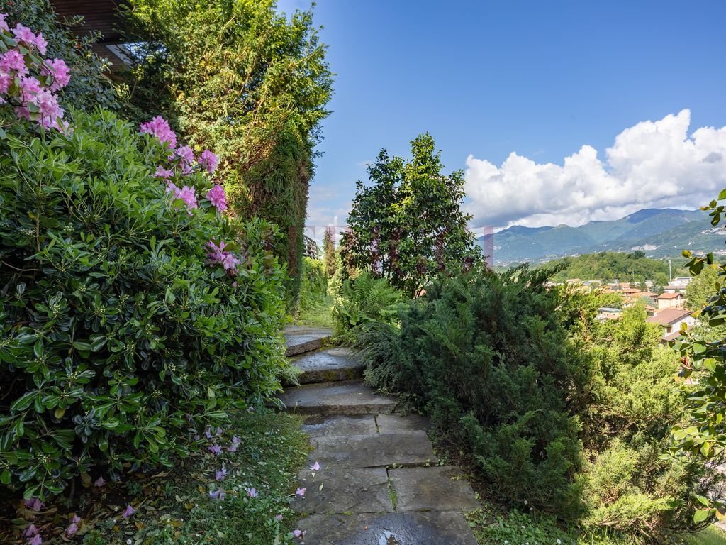 Villa in Oggiono, Lombardy, Italy 5 - 18012730