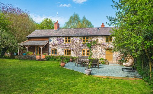 House in Llanfair Caereinion, Wales 1