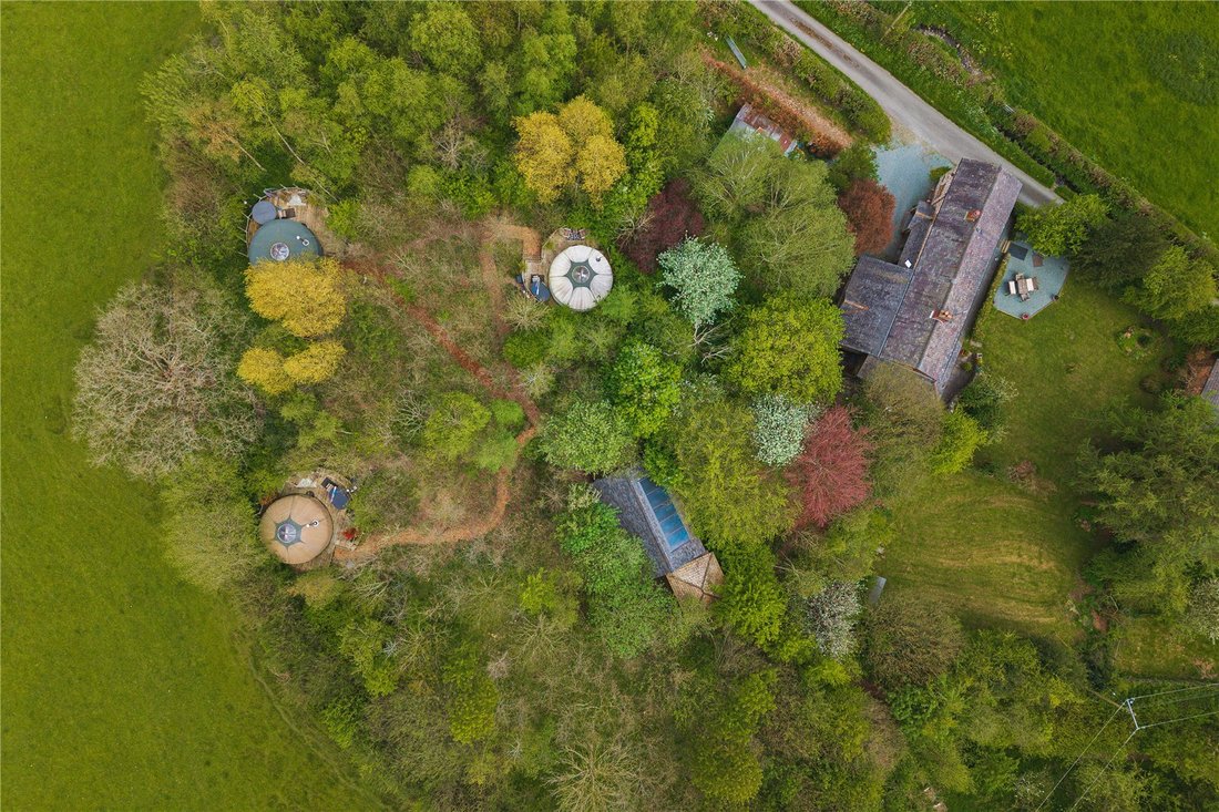 House in Llanfair Caereinion, Wales 5 - 18012965