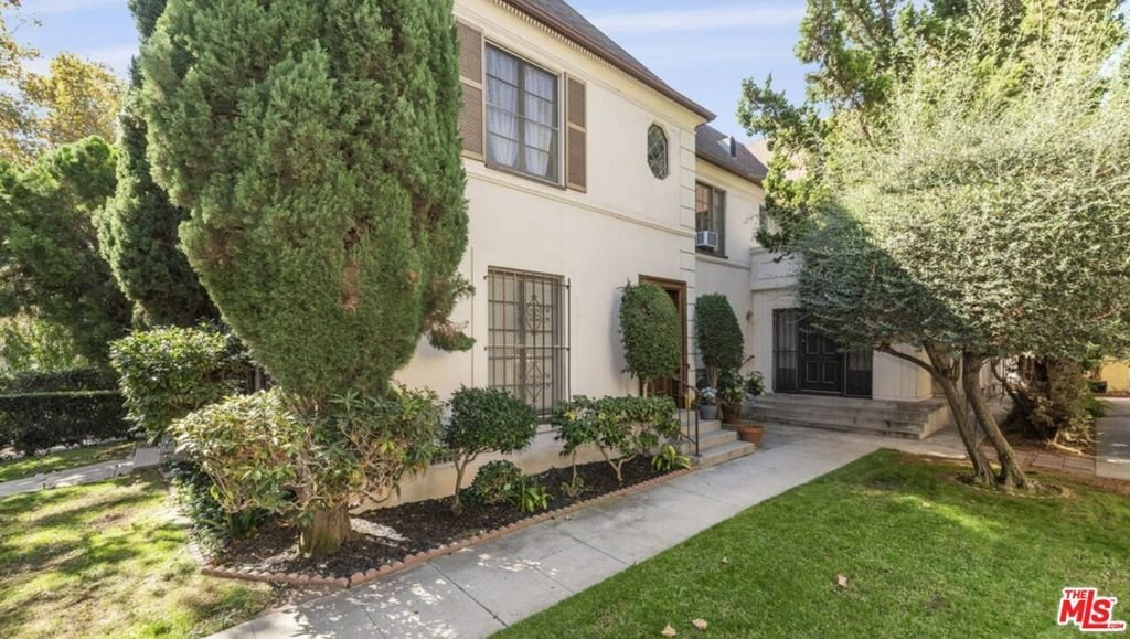 Beverly Hills, California, United States 3 - 18013020
